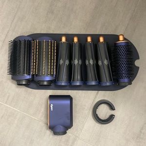 Dyson Airwrap Complete attachment set including box